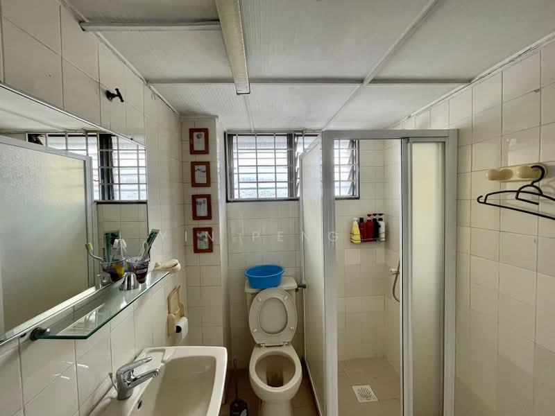 2-storey Terraced House for Rent in Taman Tun Dr Ismail (Kuala Lumpur) - Yin Peng . - Bathroom - PropertyGuru.com.my