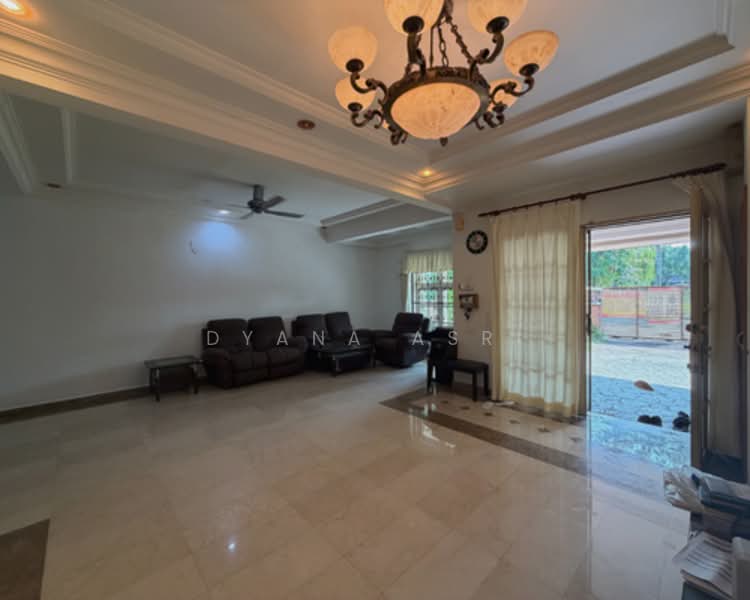 2-storey Terraced House for Sale in Bukit Jelutong (Shah Alam) - Dyana Asri - Living Room - PropertyGuru.com.my