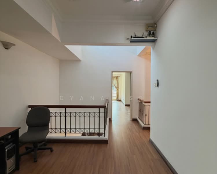 2-storey Terraced House for Sale in Bukit Jelutong (Shah Alam) - Dyana Asri - Corridor - PropertyGuru.com.my