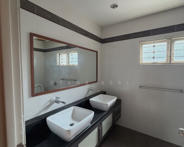 2-storey Terraced House for Sale in Bukit Jelutong (Shah Alam) - Dyana Asri - Bathroom - PropertyGuru.com.my