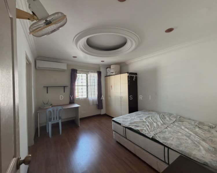 2-storey Terraced House for Sale in Bukit Jelutong (Shah Alam) - Dyana Asri - Bedroom - PropertyGuru.com.my