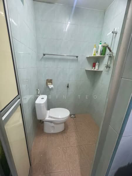 Rumah Teres 1 Tingkat untuk Dijual di Taman Kulai Besar (Kulai) - Robin Teo - Bathroom - PropertyGuru.com.my
