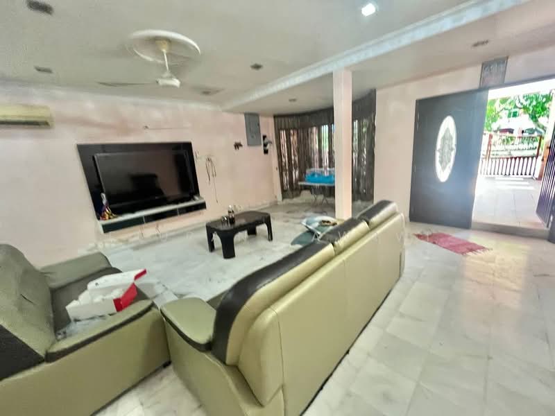 Rumah Teres 2 Tingkat untuk Dijual di Klang (Selangor) - Fauran Nawawi - Living Room - PropertyGuru.com.my