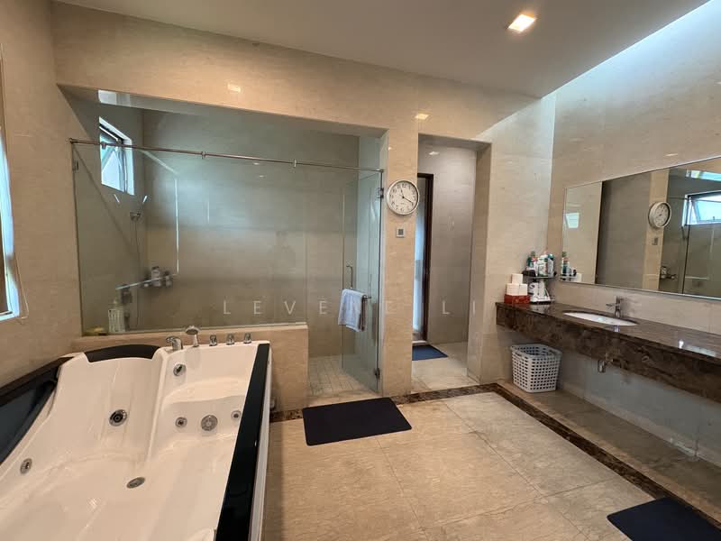 Rumah Banglo untuk Dijual di Country Heights Damansara (Kuala Lumpur) - Levene Li - Bathroom - PropertyGuru.com.my
