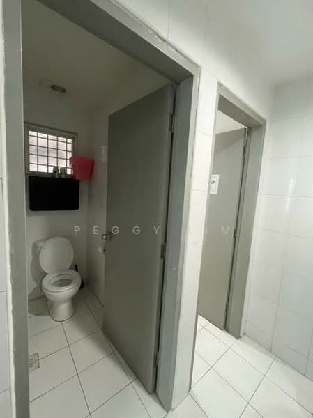 Pejabat untuk Disewa di Petaling Jaya (Selangor) - Peggy Lim - Bathroom - PropertyGuru.com.my