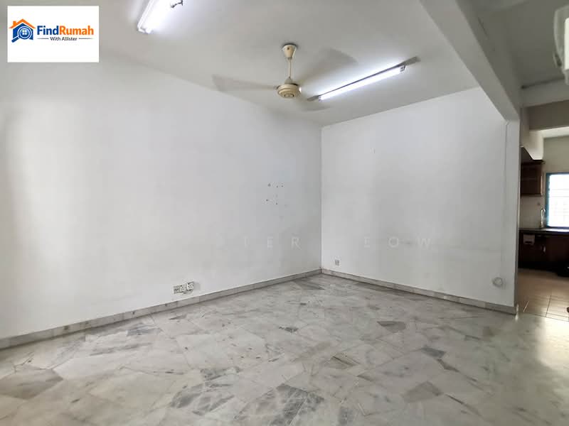 Terraced House for Sale in Usj 13 (Subang Jaya) - Allister Seow - Living Room - PropertyGuru.com.my