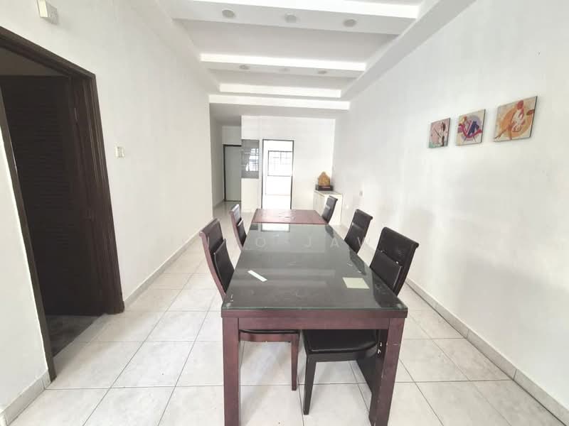 1.5-storey Terraced House for Sale in Taman Pelangi Indah (Ulu Tiram) - Kino Jaw - Dining Room - PropertyGuru.com.my