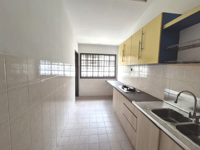 1.5-storey Terraced House for Sale in Taman Pelangi Indah (Ulu Tiram) - Kino Jaw - Kitchen - PropertyGuru.com.my