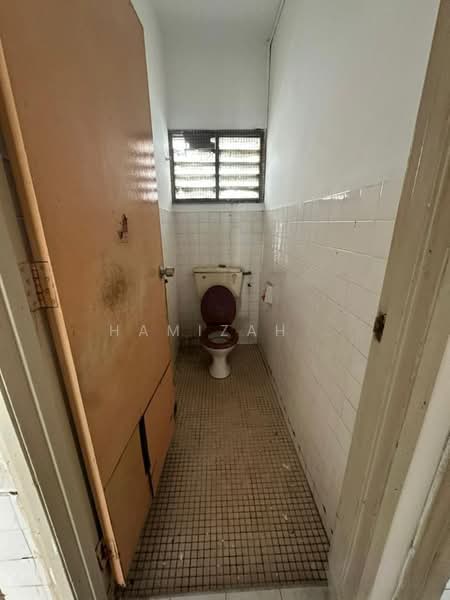 2-storey Terraced House for Sale in Taman Pandan Indah (Ampang) - Hamizah . - Bathroom - PropertyGuru.com.my