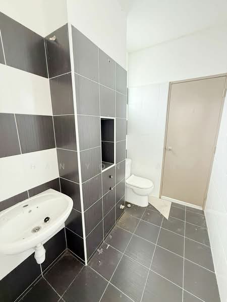 Rumah Teres 2 Tingkat untuk Dijual di Ulu Tiram (Johor) - Han Yong Ang - Bathroom - PropertyGuru.com.my