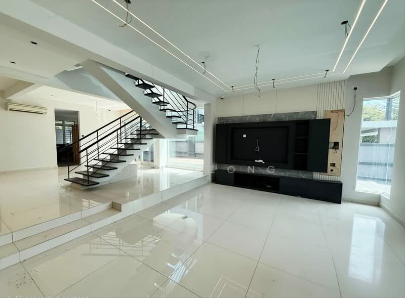 Zero-Lot Bungalow for Sale in Taman Bukit Mewah Fasa 9 (Kajang) - Sum Yeong - Living Room - PropertyGuru.com.my