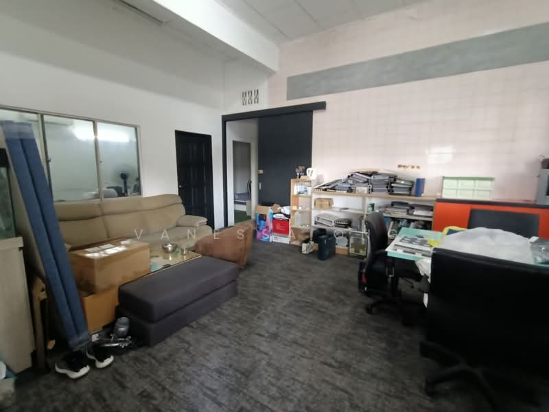 Kilang untuk Disewa di Kampung Baru Sungai Buloh (Sungai Buloh) - Vanessa Ong - Living Room - PropertyGuru.com.my
