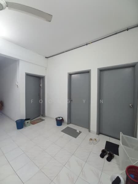 Pangsapuri untuk Dijual di Apartment Sri Mayang - Foong Yun - Corridor - PropertyGuru.com.my