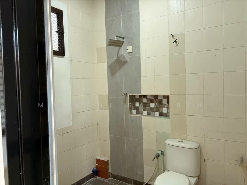 2-storey Terraced House for Sale in Bukit Jelutong (Shah Alam) - muharni sawarin - Bathroom - PropertyGuru.com.my