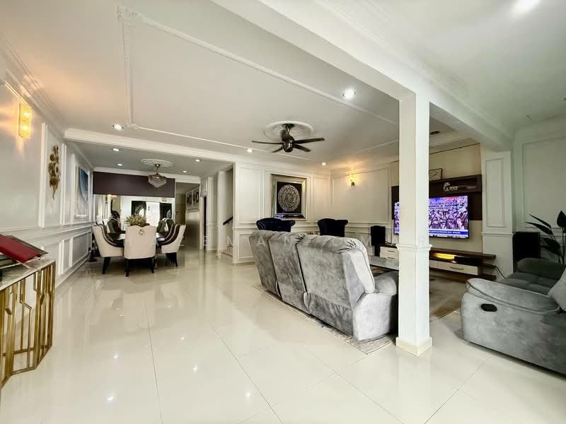 Rumah Teres 2 Tingkat untuk Dijual di Seksyen 7 (Shah Alam) - Hazeman Omar - Living Room - PropertyGuru.com.my