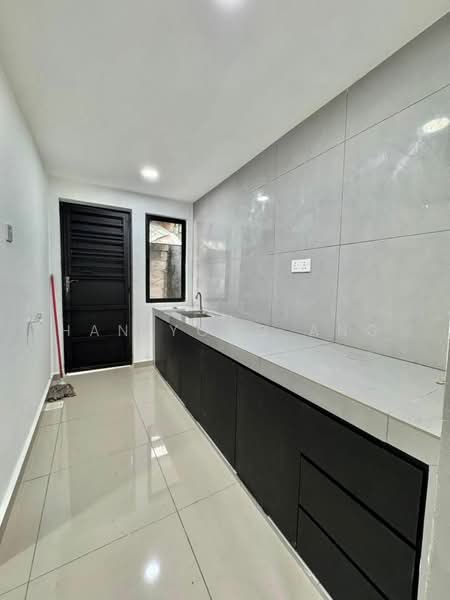 Rumah Teres 2 Tingkat untuk Dijual di Kota Masai (Pasir Gudang) - Han Yong Ang - Kitchen - PropertyGuru.com.my