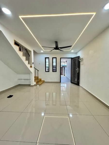 Rumah Teres 2 Tingkat untuk Dijual di Kota Masai (Pasir Gudang) - Han Yong Ang - Living Room - PropertyGuru.com.my