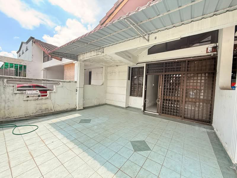 Rumah Teres 1.5 Tingkat untuk Dijual di Taman Molek (Johor Bahru) - Agnes Boo - Exterior - PropertyGuru.com.my