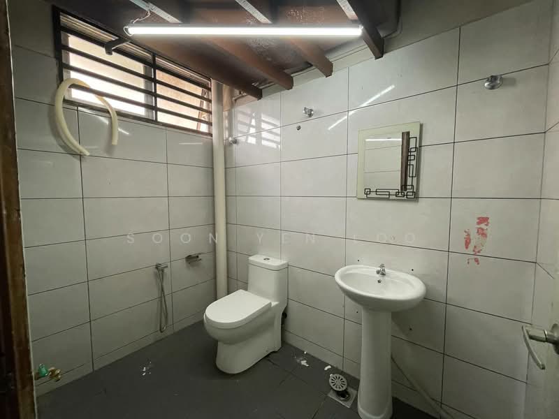 Kedai untuk Disewa di Kuantan (Pahang) - Soon Yen Loo - Bathroom - PropertyGuru.com.my