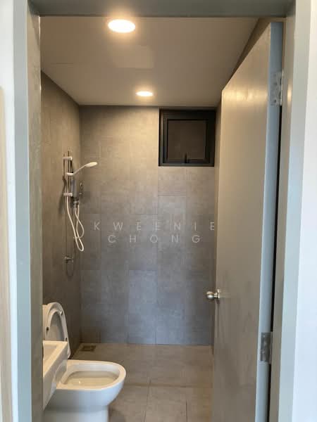 Service Residence for Sale at M Vertica - Kweenie Chong - Bathroom - PropertyGuru.com.my