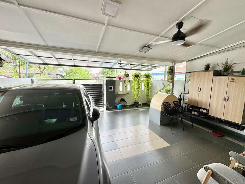 1-storey Terraced House for Sale in Puchong (Selangor) - Liana Sofea - Car Park - PropertyGuru.com.my