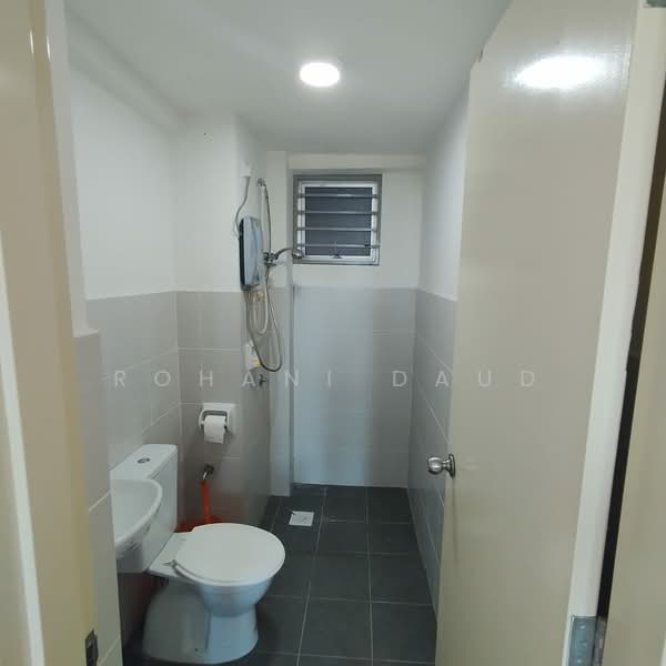 Pangsapuri untuk Disewa di The Residence 2 @ Tiara East - Rohani Daud - Bathroom - PropertyGuru.com.my