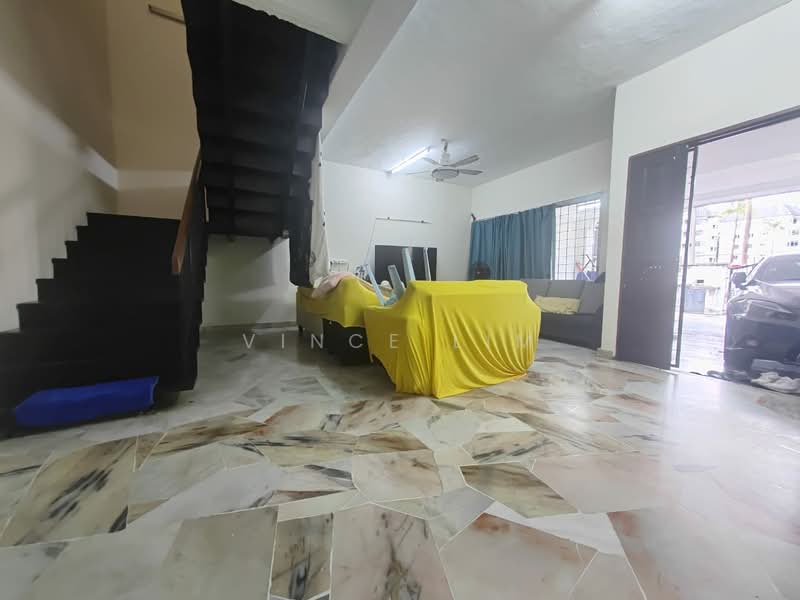 2-storey Terraced House for Sale in BANDAR PUCHONG JAYA (Puchong) - Vince Lim - Living Room - PropertyGuru.com.my