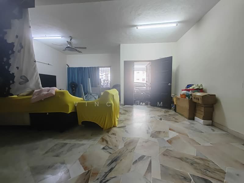 2-storey Terraced House for Sale in BANDAR PUCHONG JAYA (Puchong) - Vince Lim - Living Room - PropertyGuru.com.my