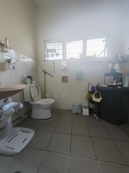2-storey Terraced House for Sale in BANDAR PUCHONG JAYA (Puchong) - Vince Lim - Bathroom - PropertyGuru.com.my