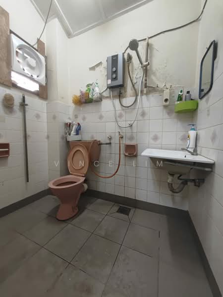 2-storey Terraced House for Sale in BANDAR PUCHONG JAYA (Puchong) - Vince Lim - Bathroom - PropertyGuru.com.my