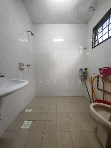 2-storey Terraced House for Sale in BANDAR PUCHONG JAYA (Puchong) - Vince Lim - Bathroom - PropertyGuru.com.my