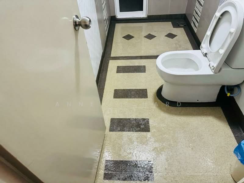 Condominium for Sale at The Zest @ Kinrara 9 - Anne Richard - Bathroom - PropertyGuru.com.my