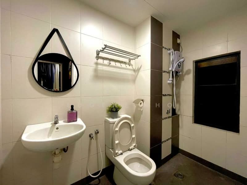 Servis Apartment untuk Disewa di Zeva @ Equine South - Eugene Kho - Bathroom - PropertyGuru.com.my