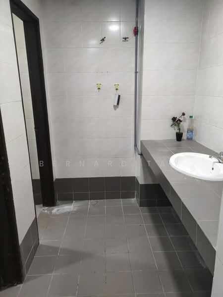 Shop / Office for Rent in Seksyen 22 (Shah Alam) - Bernard Tay - Bathroom - PropertyGuru.com.my