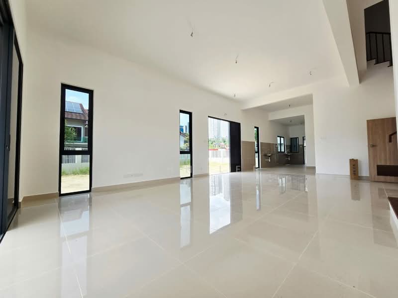 Rumah Teres untuk Dijual di Bandar Kinrara Seksyen 1 (Bandar Kinrara) - John Lee - Living Room - PropertyGuru.com.my