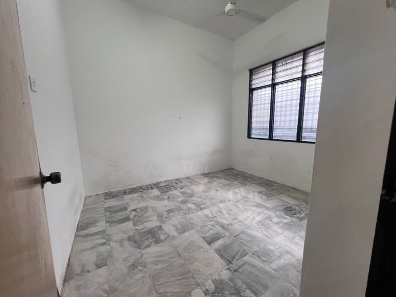 1-storey Terraced House for Sale in Taman Universiti (Tanjung Malim) - Azmi . - Interior - PropertyGuru.com.my
