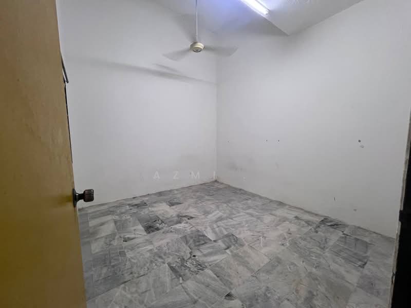 1-storey Terraced House for Sale in Taman Universiti (Tanjung Malim) - Azmi . - Interior - PropertyGuru.com.my