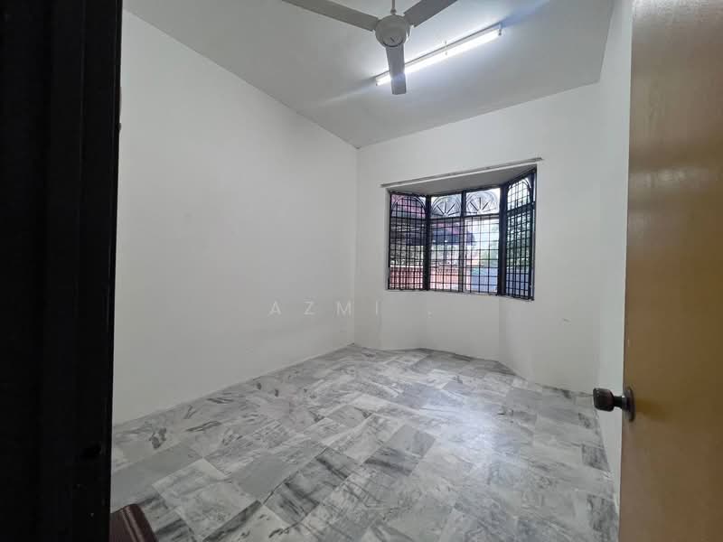 1-storey Terraced House for Sale in Taman Universiti (Tanjung Malim) - Azmi . - PropertyGuru.com.my