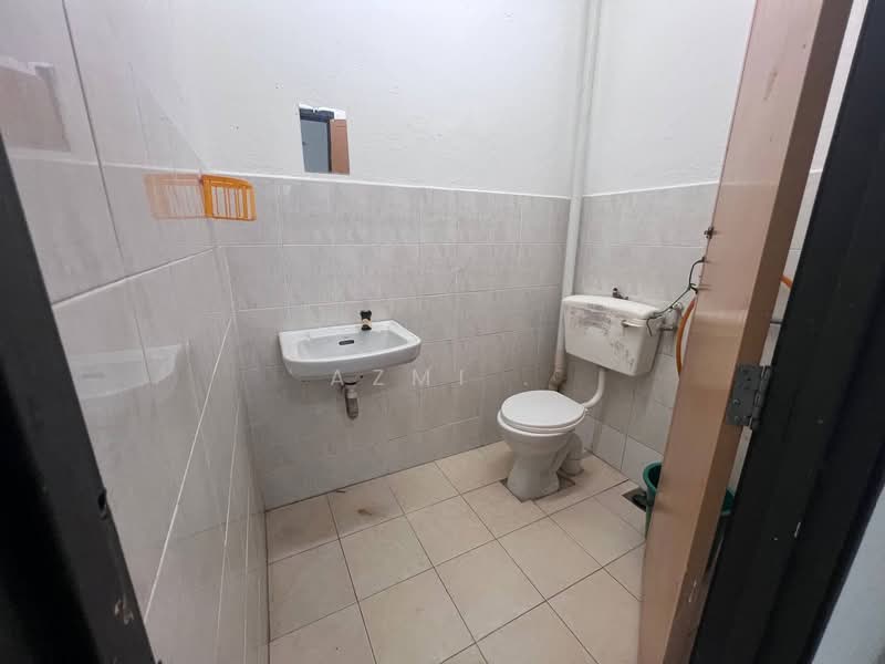 1-storey Terraced House for Sale in Taman Universiti (Tanjung Malim) - Azmi . - PropertyGuru.com.my
