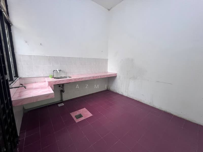 1-storey Terraced House for Sale in Taman Universiti (Tanjung Malim) - Azmi . - PropertyGuru.com.my