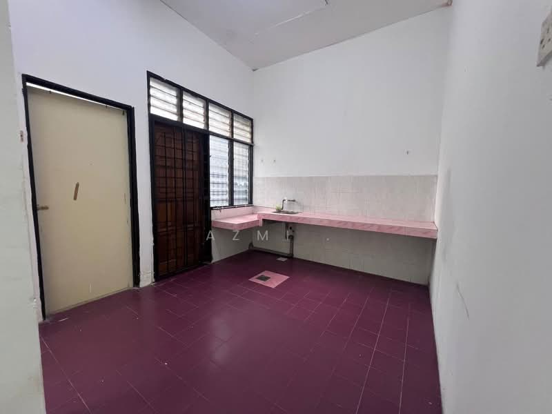 1-storey Terraced House for Sale in Taman Universiti (Tanjung Malim) - Azmi . - PropertyGuru.com.my