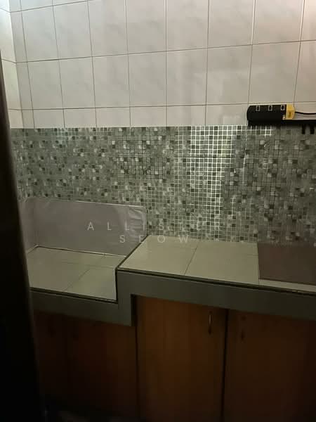 Apartment for Rent at Pangsapuri Sri Kemuning - Allister Seow - Kitchen - PropertyGuru.com.my
