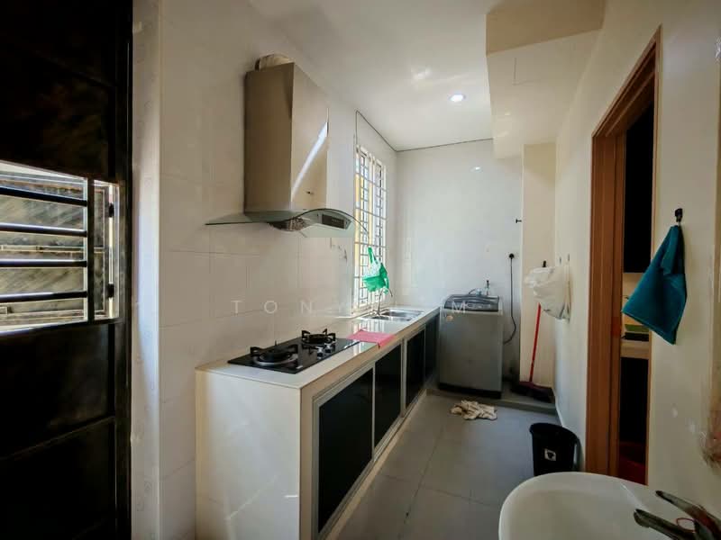 Rumah Teres 2 Tingkat untuk Disewa di Austin (Johor Bahru) - Tony Lim - Kitchen - PropertyGuru.com.my
