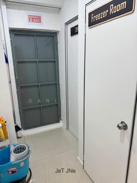 Shop for Sale in Kota Bayuemas (Klang) - Daniel Kok - Corridor - PropertyGuru.com.my