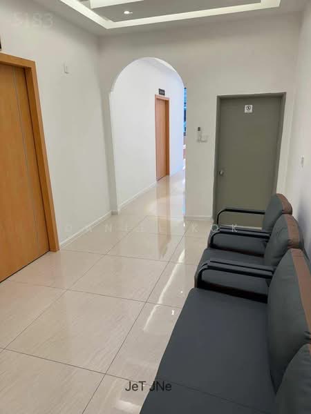 Shop for Sale in Kota Bayuemas (Klang) - Daniel Kok - Corridor - PropertyGuru.com.my