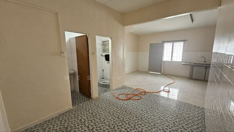1-storey Terraced House for Sale in Taman Malim Jaya (Bachang) - Wesley Tan - Kitchen - PropertyGuru.com.my