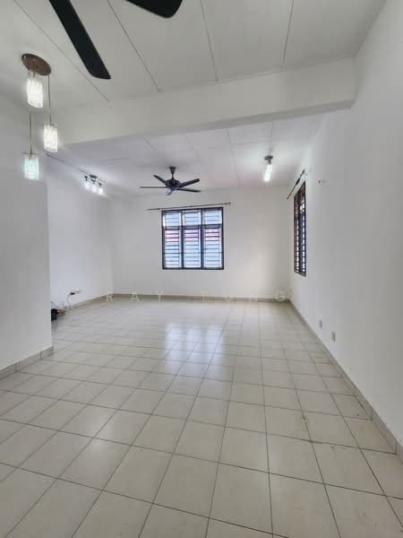 Pangsapuri untuk Dijual di Sri Mas - Ray Tung - Living Room - PropertyGuru.com.my