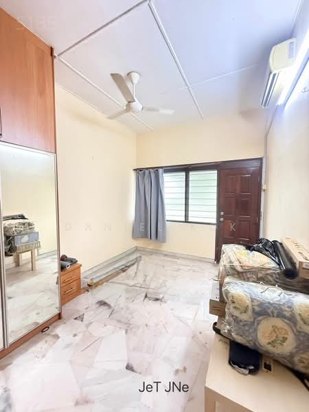 2-storey Terraced House for Sale in Taman Gembira (Klang) - Daniel Kok - Bedroom - PropertyGuru.com.my