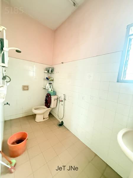 2-storey Terraced House for Sale in Taman Gembira (Klang) - Daniel Kok - Bathroom - PropertyGuru.com.my