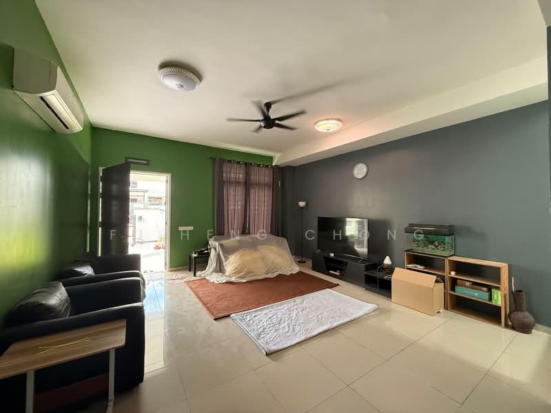 Rumah Kluster untuk Dijual di Kota Masai (Pasir Gudang) - Fu Heng Chong - Living Room - PropertyGuru.com.my